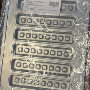 New The Pampered Chef Waffle Stick Pan